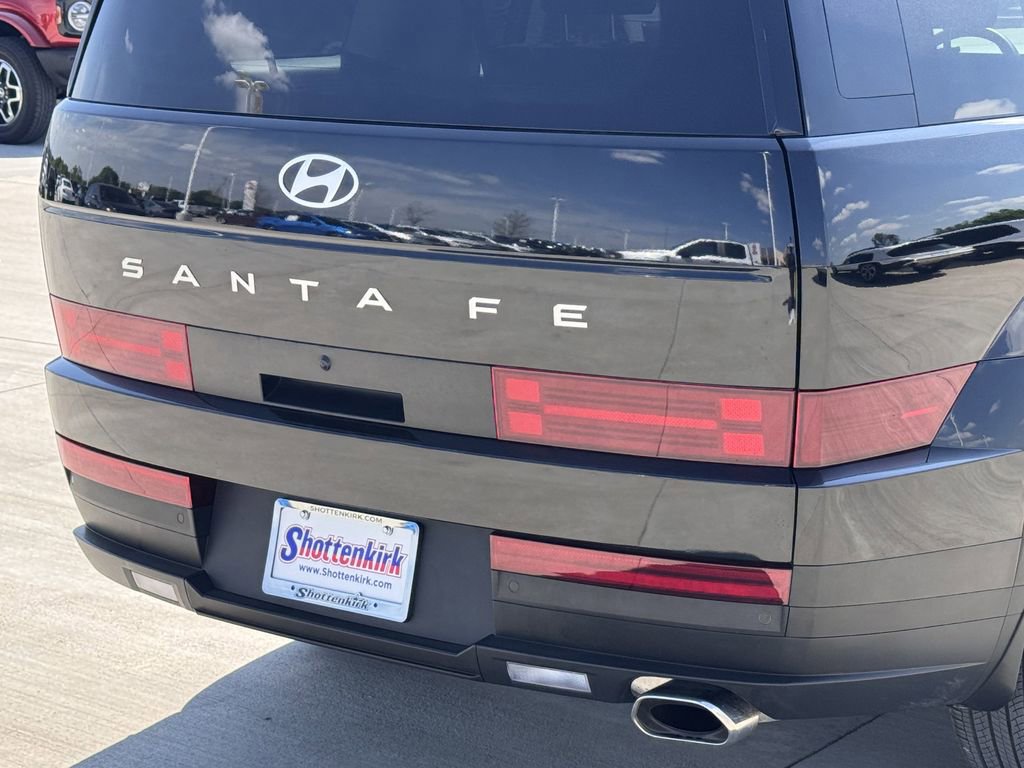Used 2025 Hyundai Santa Fe SEL FWD image 6