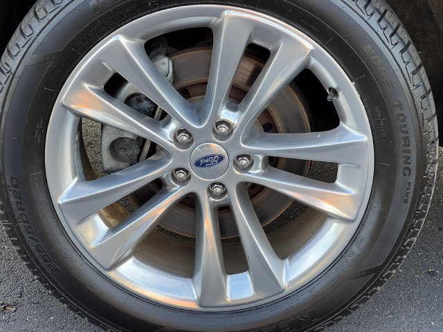 Certified 2019 Ford Explorer XLT w/ Equipment Group 202A AWD/4WD image 8