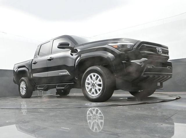 Used 2024 Toyota Tacoma SR5 AWD/4WD image 22