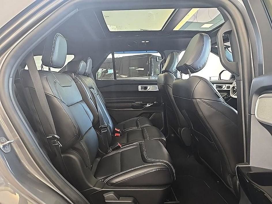 Used 2022 Ford Explorer ST w/ Equipment Group 401A image 35