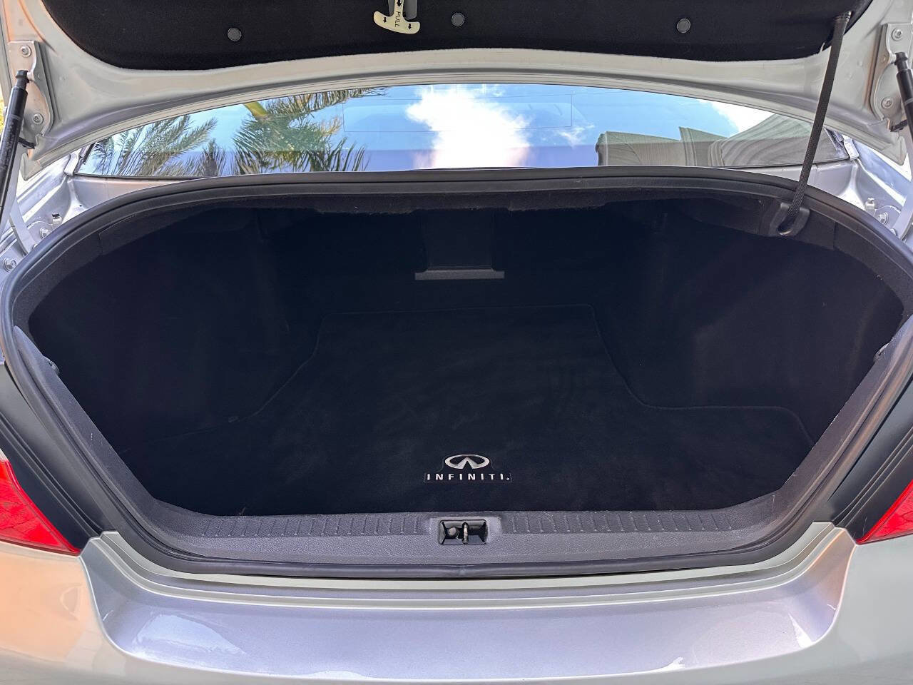 Used 2008 INFINITI M45 w/ Technology Pkg RWD image 82