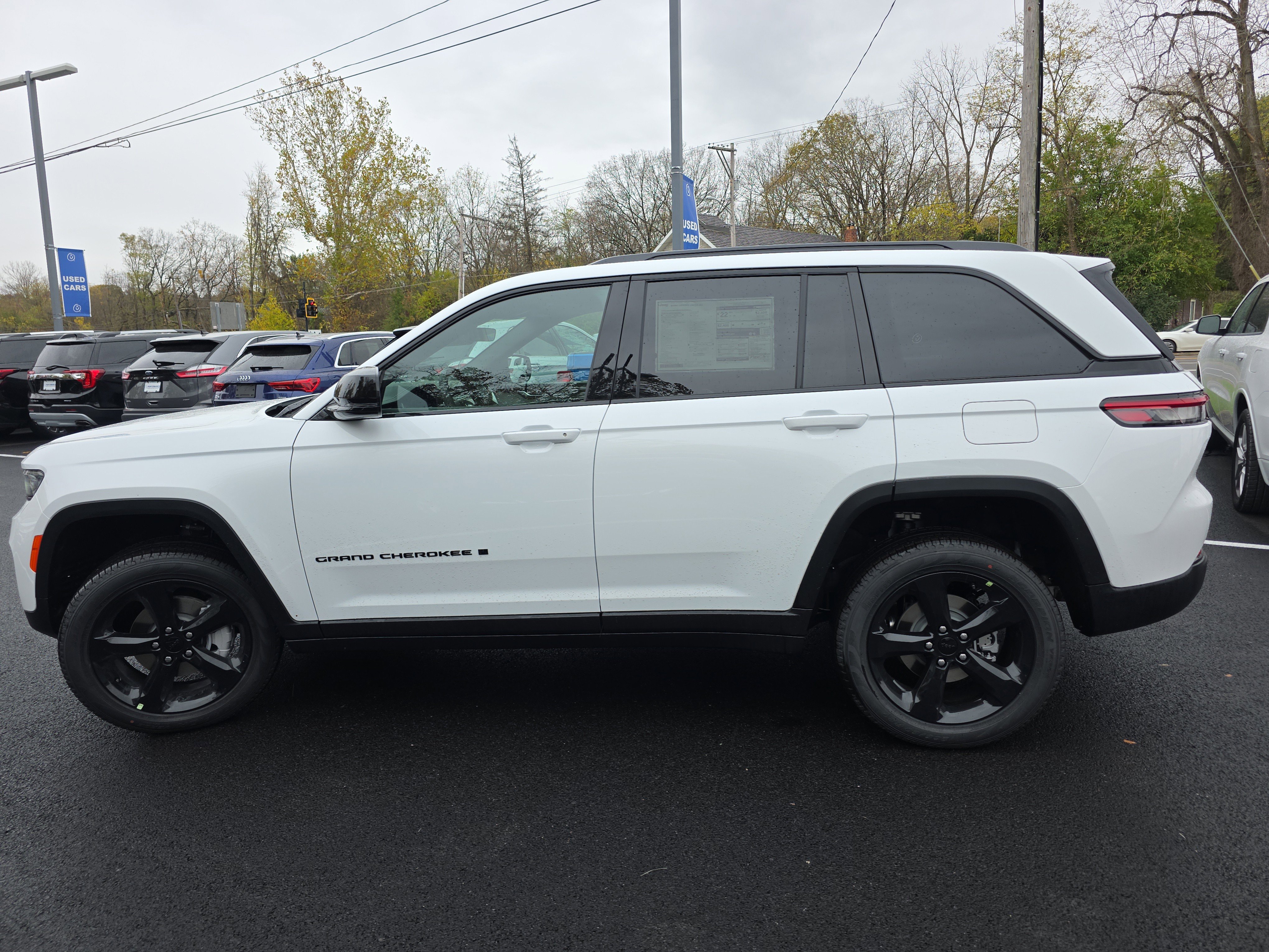 New 2025 Jeep Grand Cherokee Limited w/ Black Appearance Package image 19