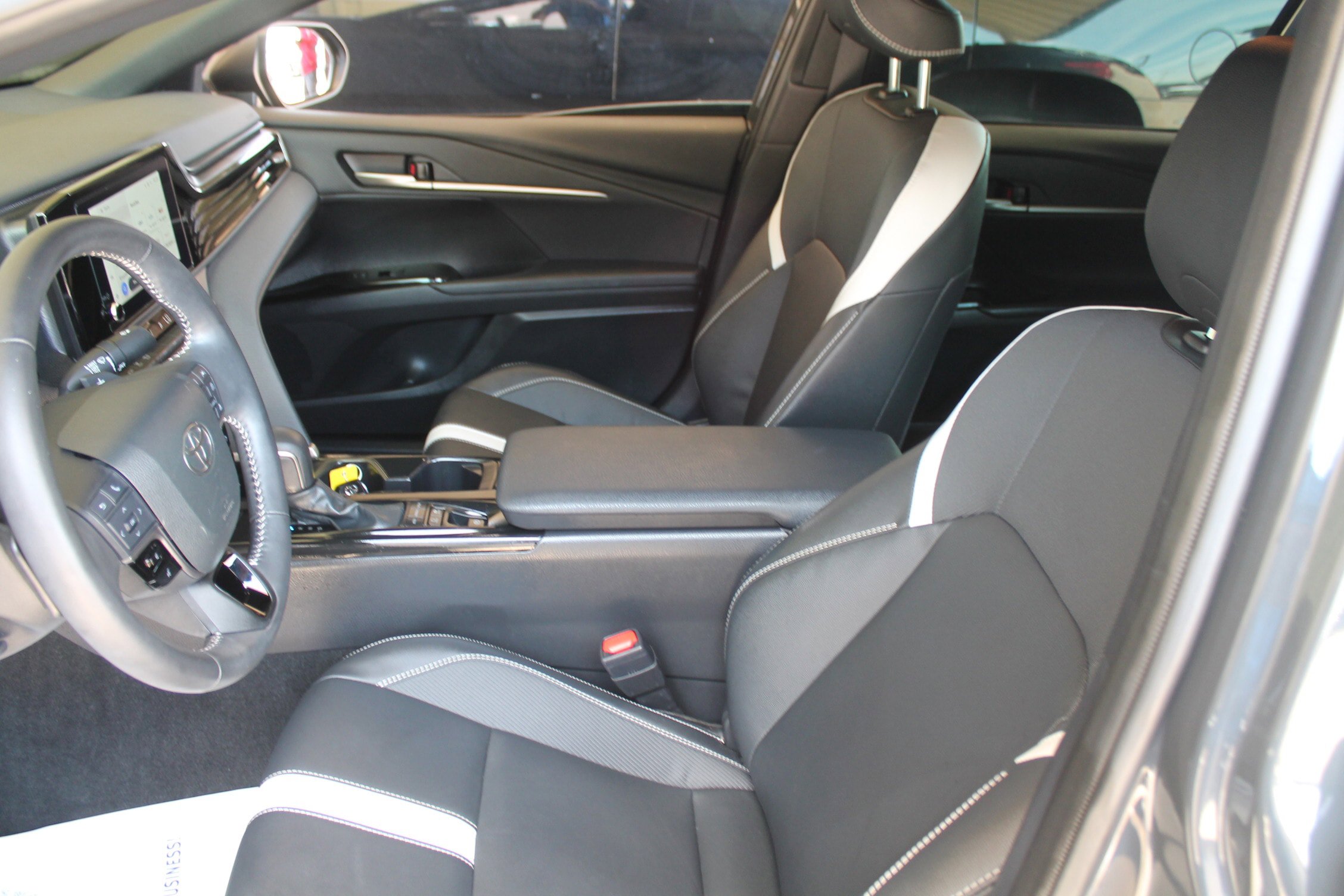 Used 2025 Toyota Camry SE FWD image 24