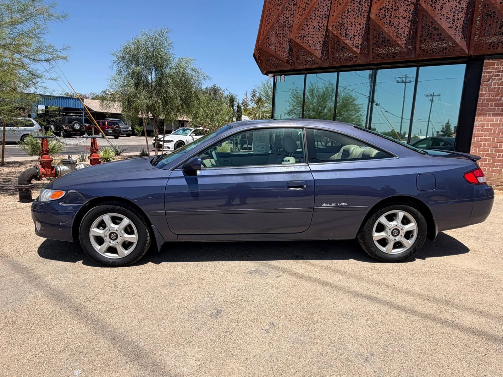 Used 2000 Toyota Solara SE FWD image 2