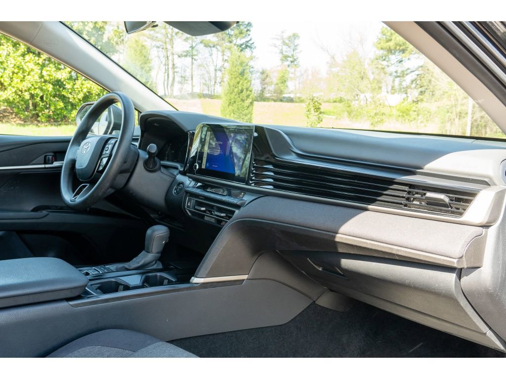 Used 2025 Toyota Camry LE image 16
