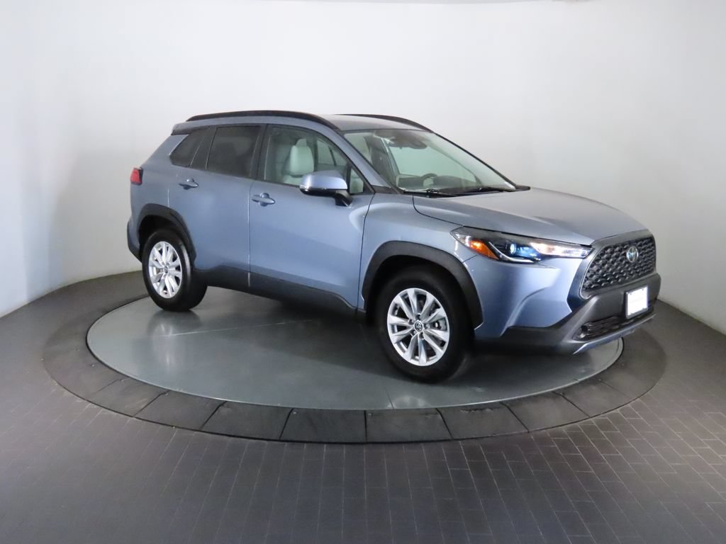 Used 2022 Toyota Corolla Cross LE AWD/4WD image 9