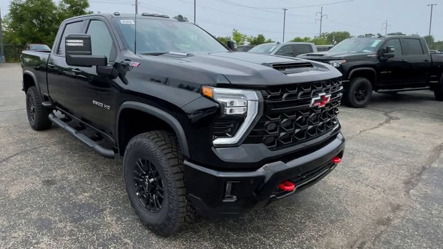 New 2026 Chevrolet Silverado 2500 ZR2 AWD/4WD image 4