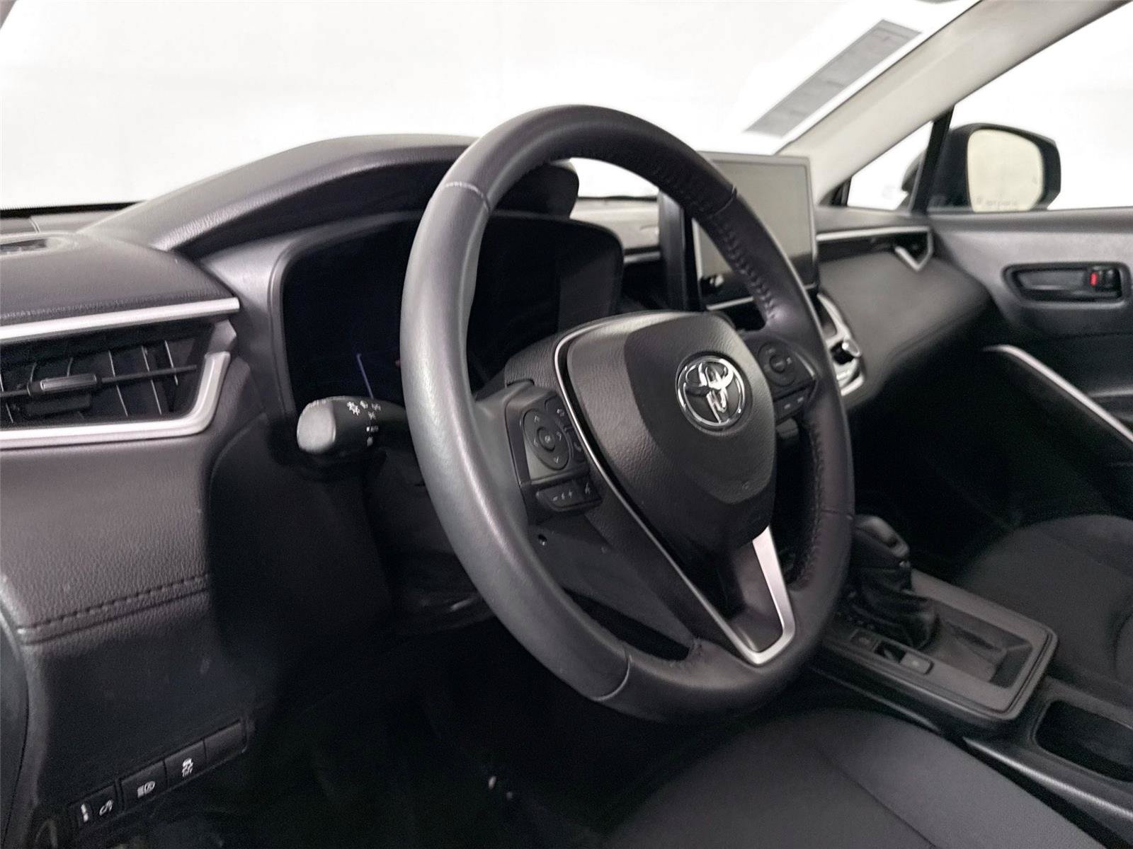 Certified 2026 Toyota Corolla Cross LE FWD image 4