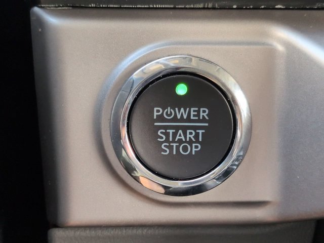 Used 2023 Ford F150 Lightning XLT AWD/4WD image 29
