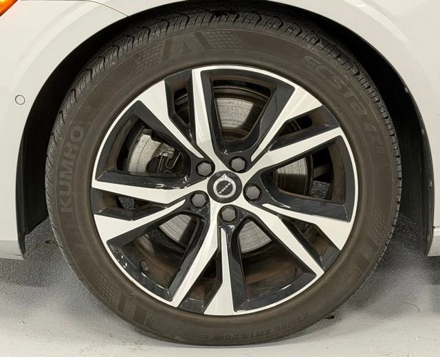 Used 2023 Volvo S60 B5 Plus image 9