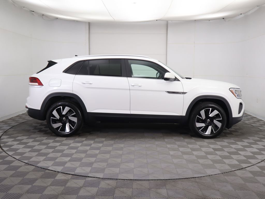 New 2026 Volkswagen Atlas Cross Sport SE image 4