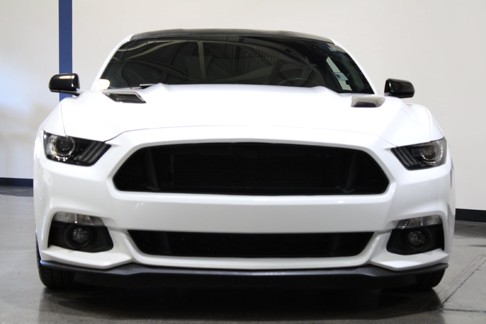 Used 2017 Ford Mustang GT RWD image 5