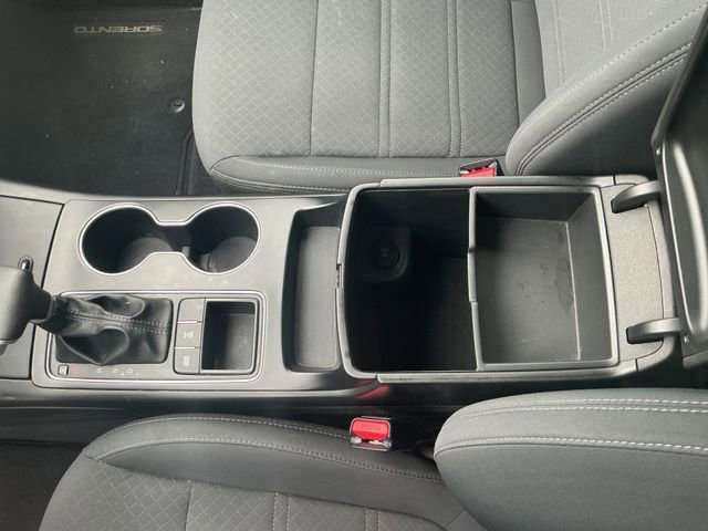 Used 2020 Kia Sorento LX AWD/4WD image 24