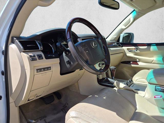 Used 2014 Lexus LX 570 4WD image 9
