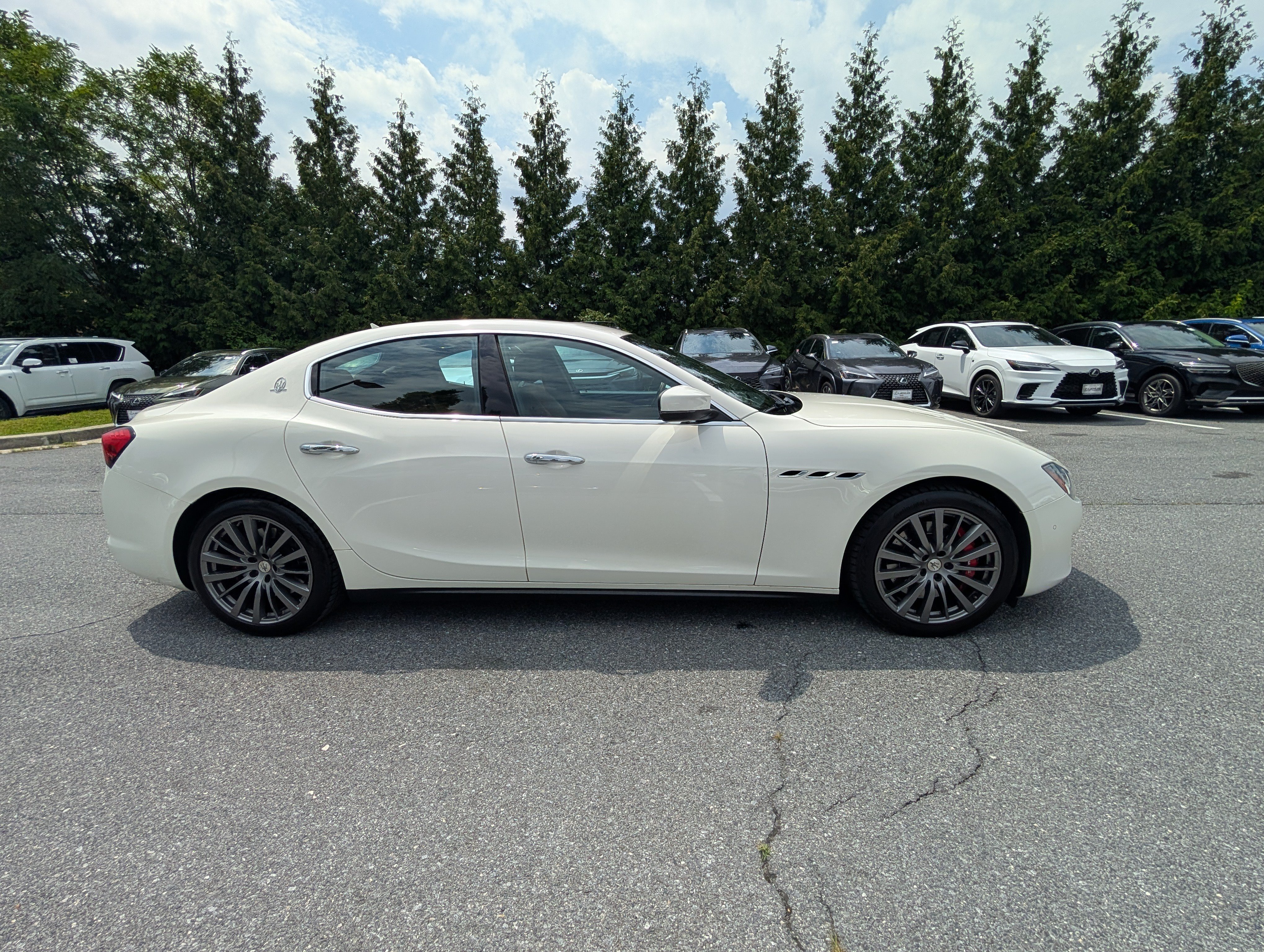 Used 2021 Maserati Ghibli S Q4 AWD/4WD image 2