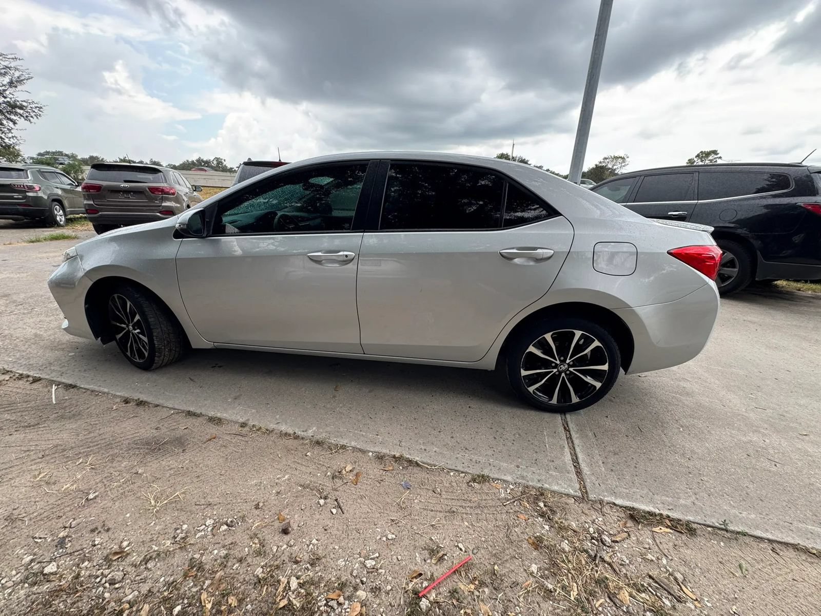 Used 2017 Toyota Corolla SE FWD image 9