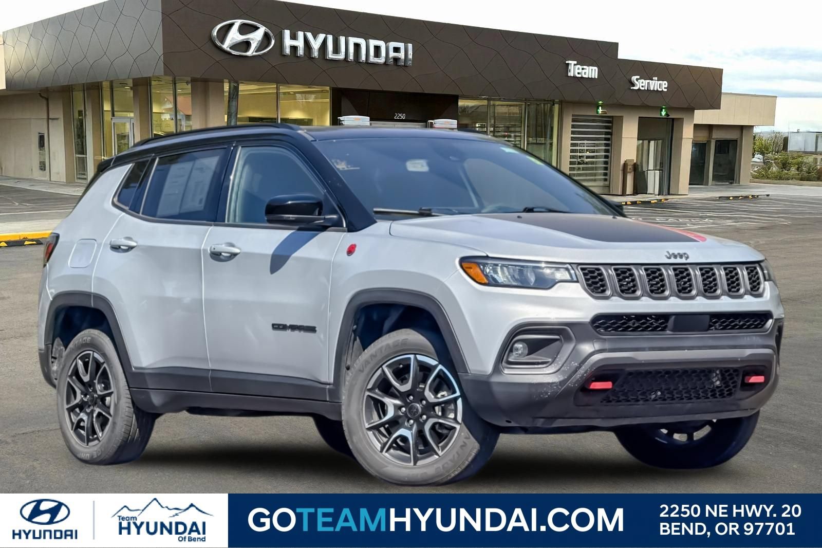 Used 2025 Jeep Compass Trailhawk