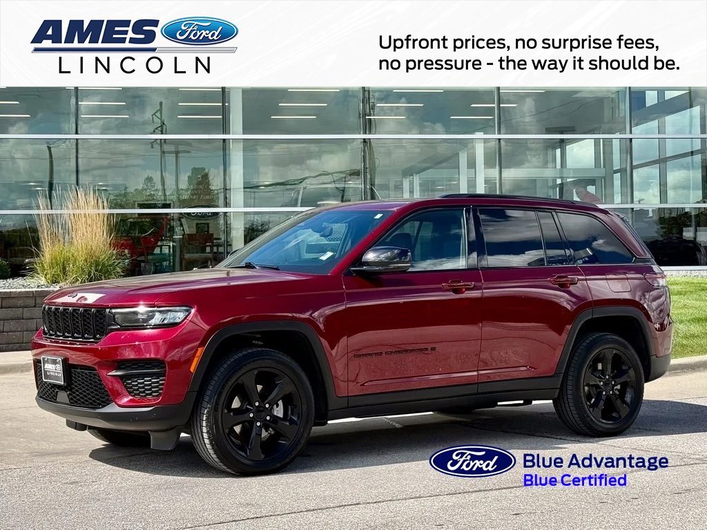 Used 2023 Jeep Grand Cherokee Altitude image 1