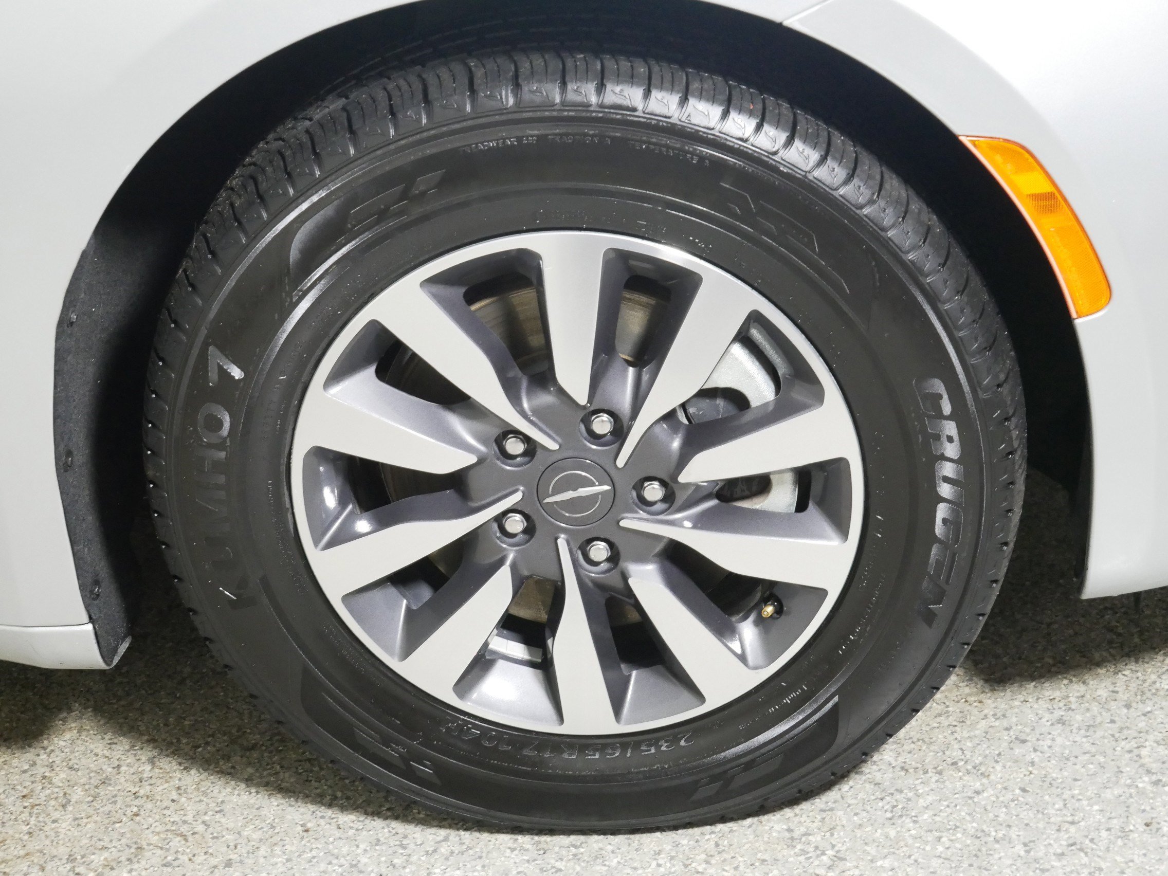 Used 2023 Chrysler Pacifica Touring-L FWD image 15