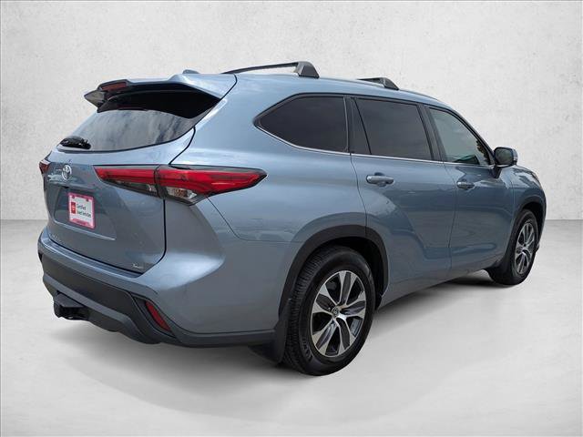Used 2022 Toyota Highlander XLE FWD image 5