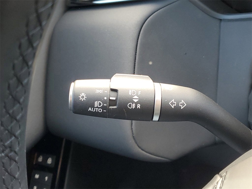 Used 2024 Land Rover Range Rover Velar Dynamic SE image 19