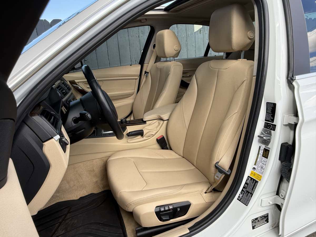 Used 2015 BMW 328i xDrive Sedan AWD/4WD image 4