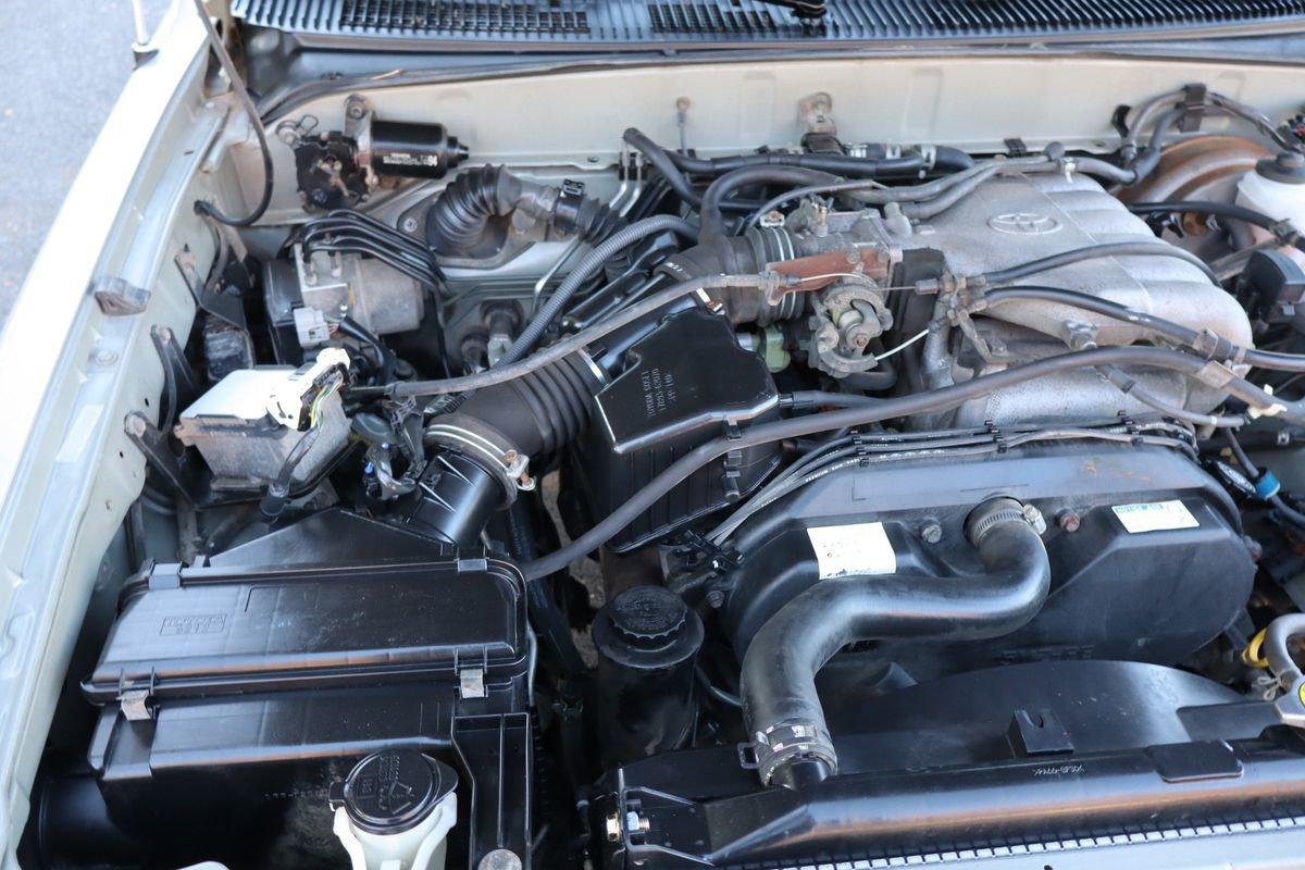 Used 2000 Toyota 4Runner SR5 w/ Upgrade Value Pkg 4 image 35