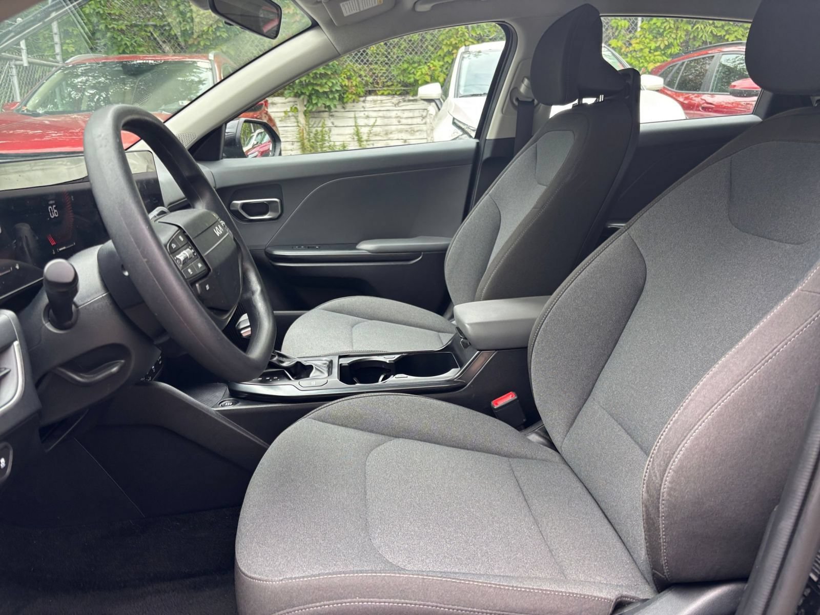 Used 2025 Kia K4 FWD image 35