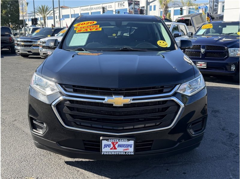 Used 2020 Chevrolet Traverse LS image 2