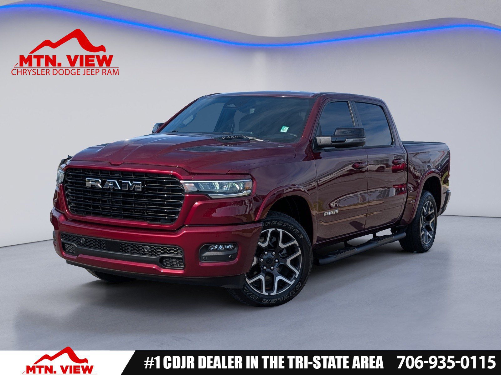 Used 2025 RAM 1500 Laramie AWD/4WD image 1
