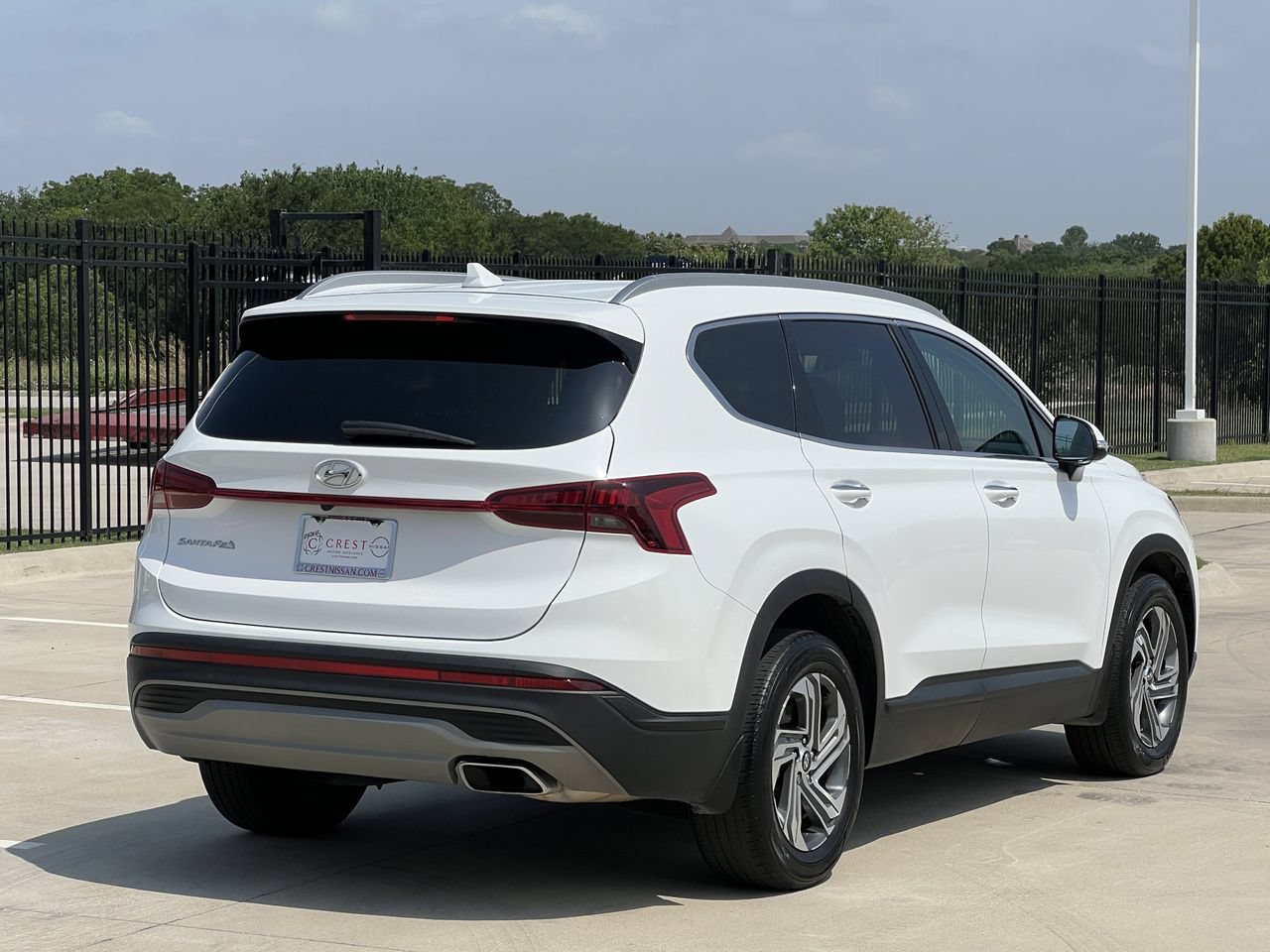Used 2023 Hyundai Santa Fe SEL w/ Winter Weather Package FWD image 4