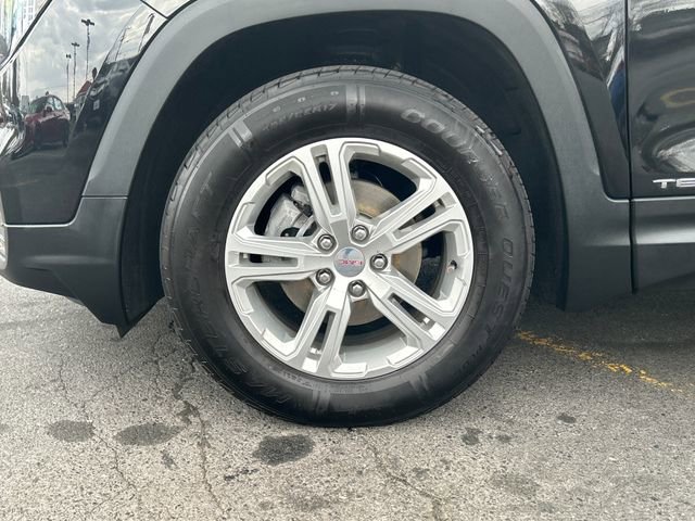 Used 2022 GMC Terrain SLE w/ LPO, Floor Liner Package image 25