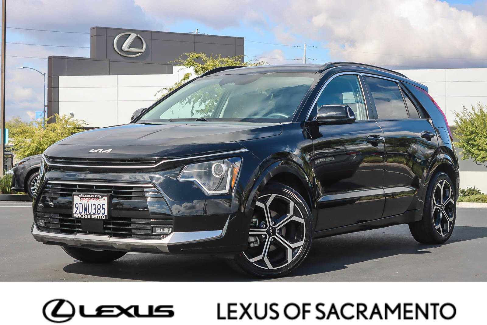 Used 2023 Kia Niro EX Touring