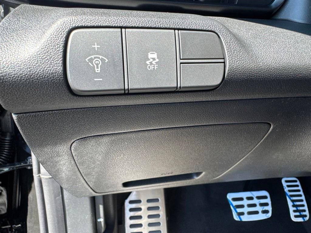 New 2026 Hyundai Elantra SEL Sport FWD image 12