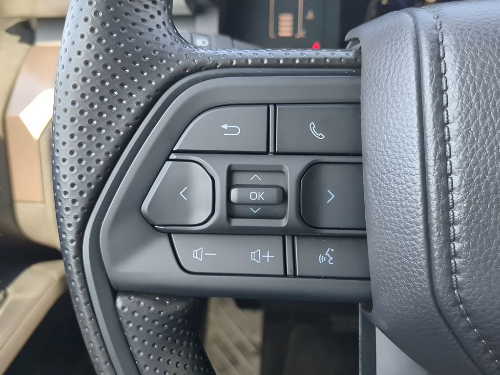 Used 2025 Toyota Tacoma SR5 image 31