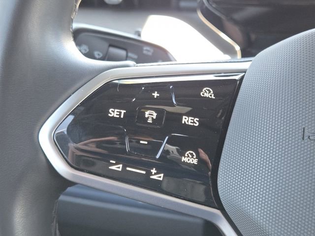 Used 2025 Volkswagen ID. Buzz Pro S RWD image 12