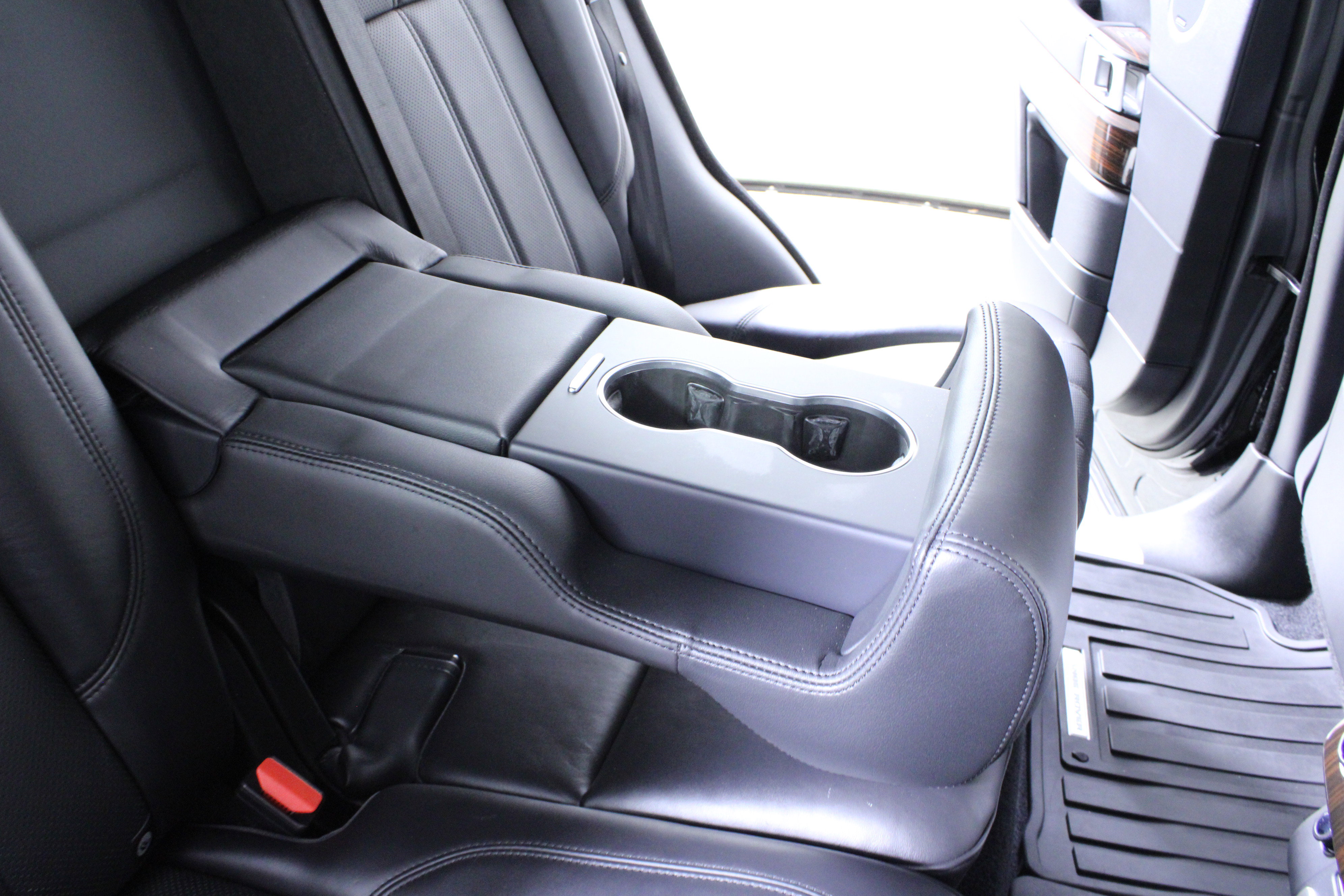 Used 2016 Land Rover Range Rover HSE image 16