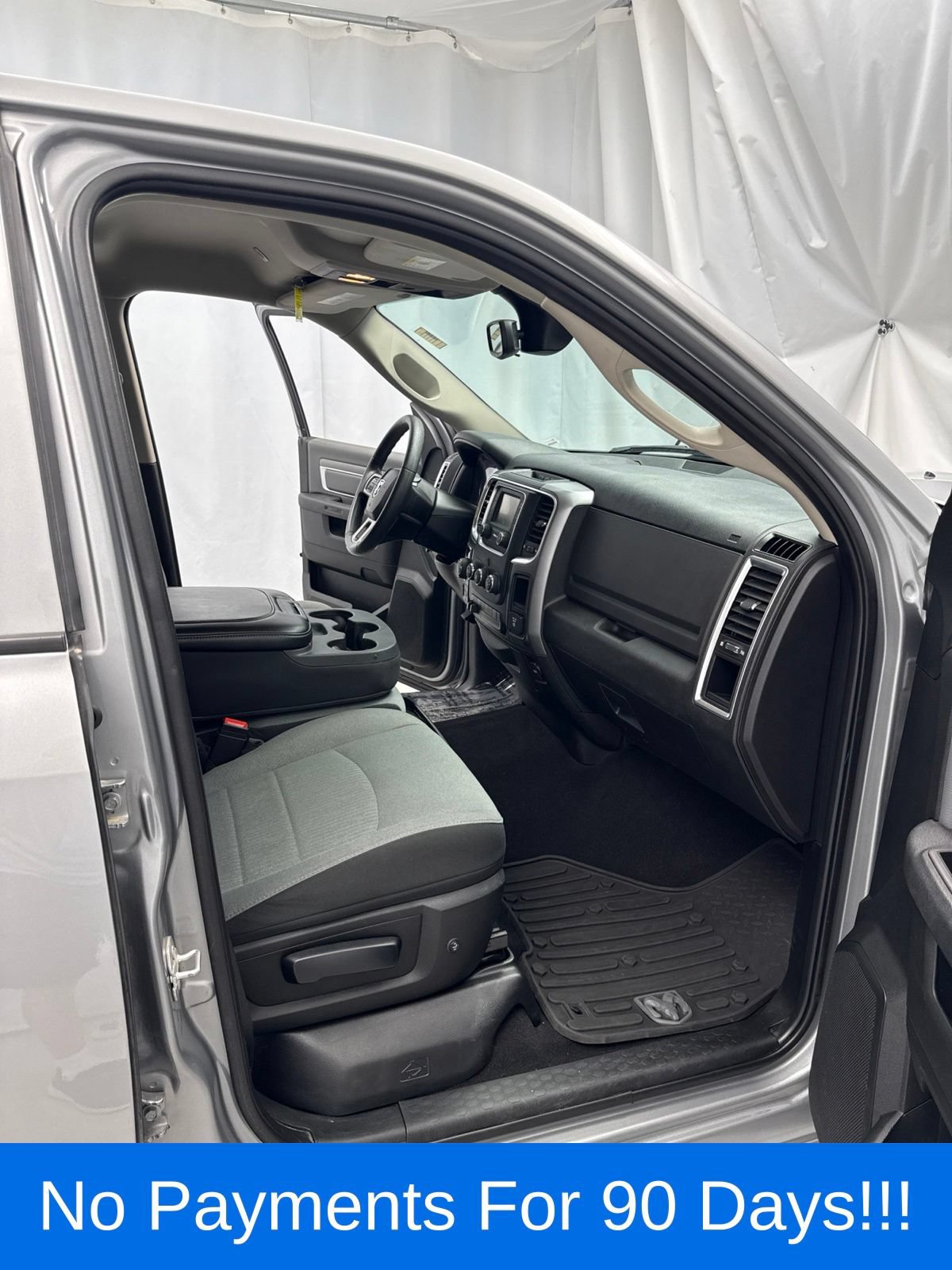 Used 2022 RAM 1500 Classic SLT w/ Protection Group AWD/4WD image 26
