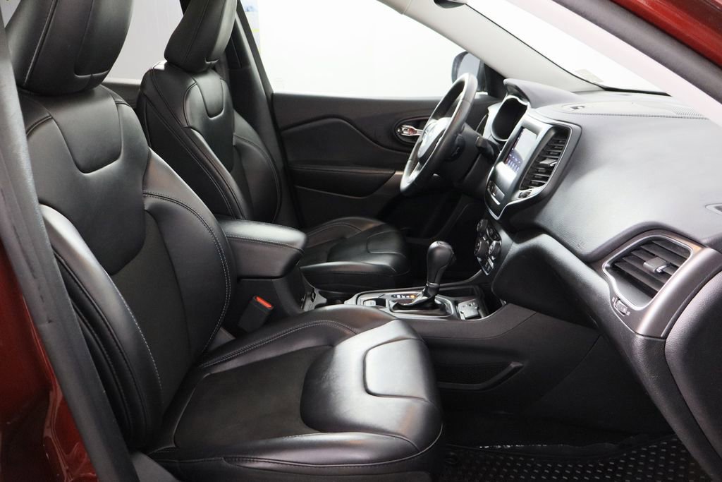 Used 2020 Jeep Cherokee Latitude Plus w/ Comfort/Convenience Group image 19