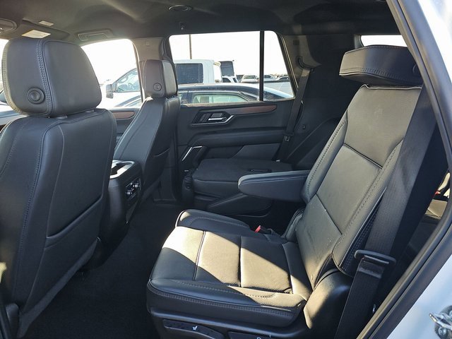 Used 2025 GMC Yukon Denali image 8