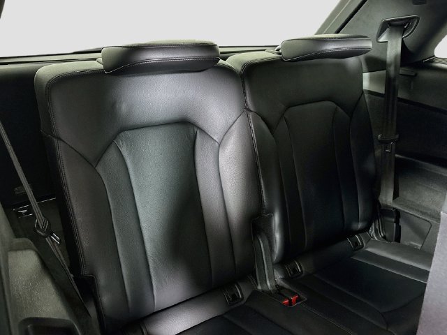 Used 2017 Audi Q7 3.0T Prestige AWD/4WD image 28