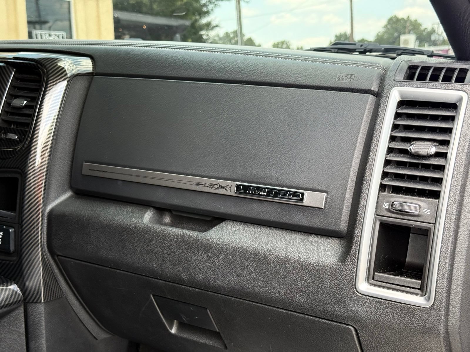 Used 2017 RAM 1500 Limited AWD/4WD image 29