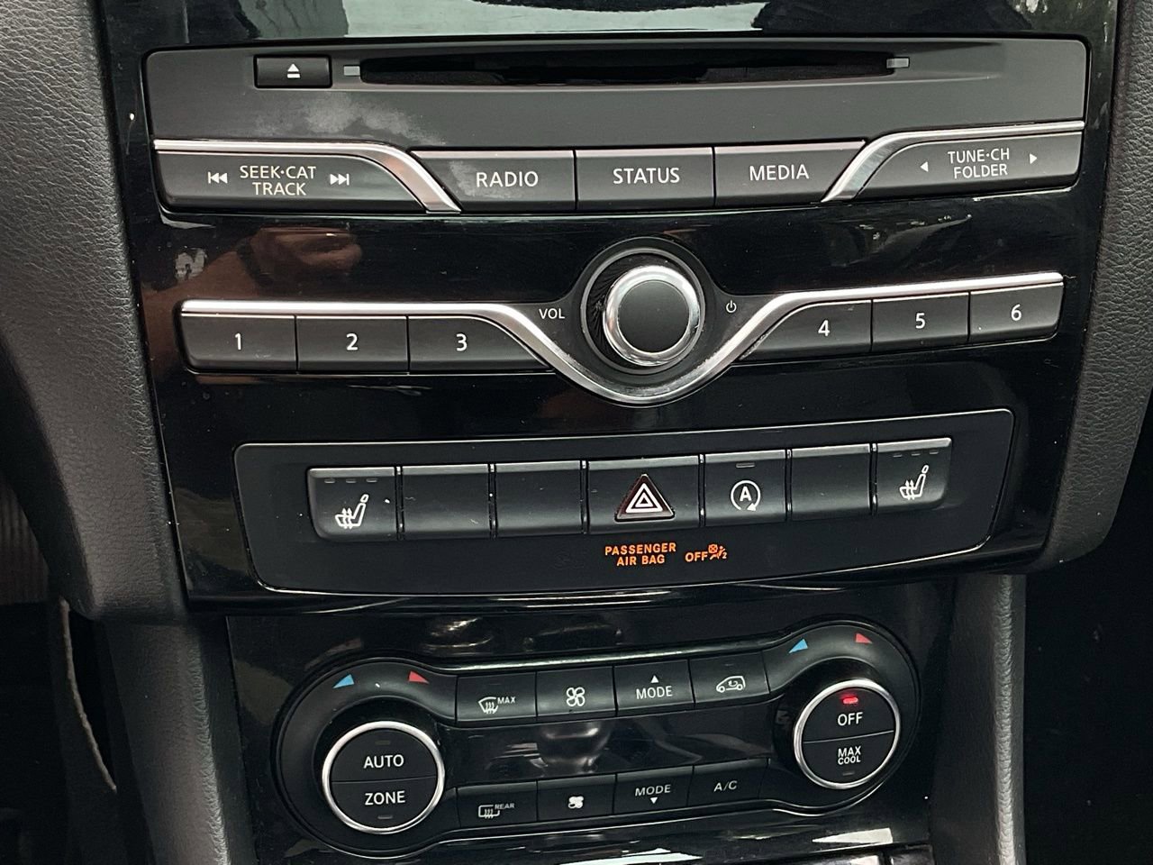 Used 2018 INFINITI QX30 image 34