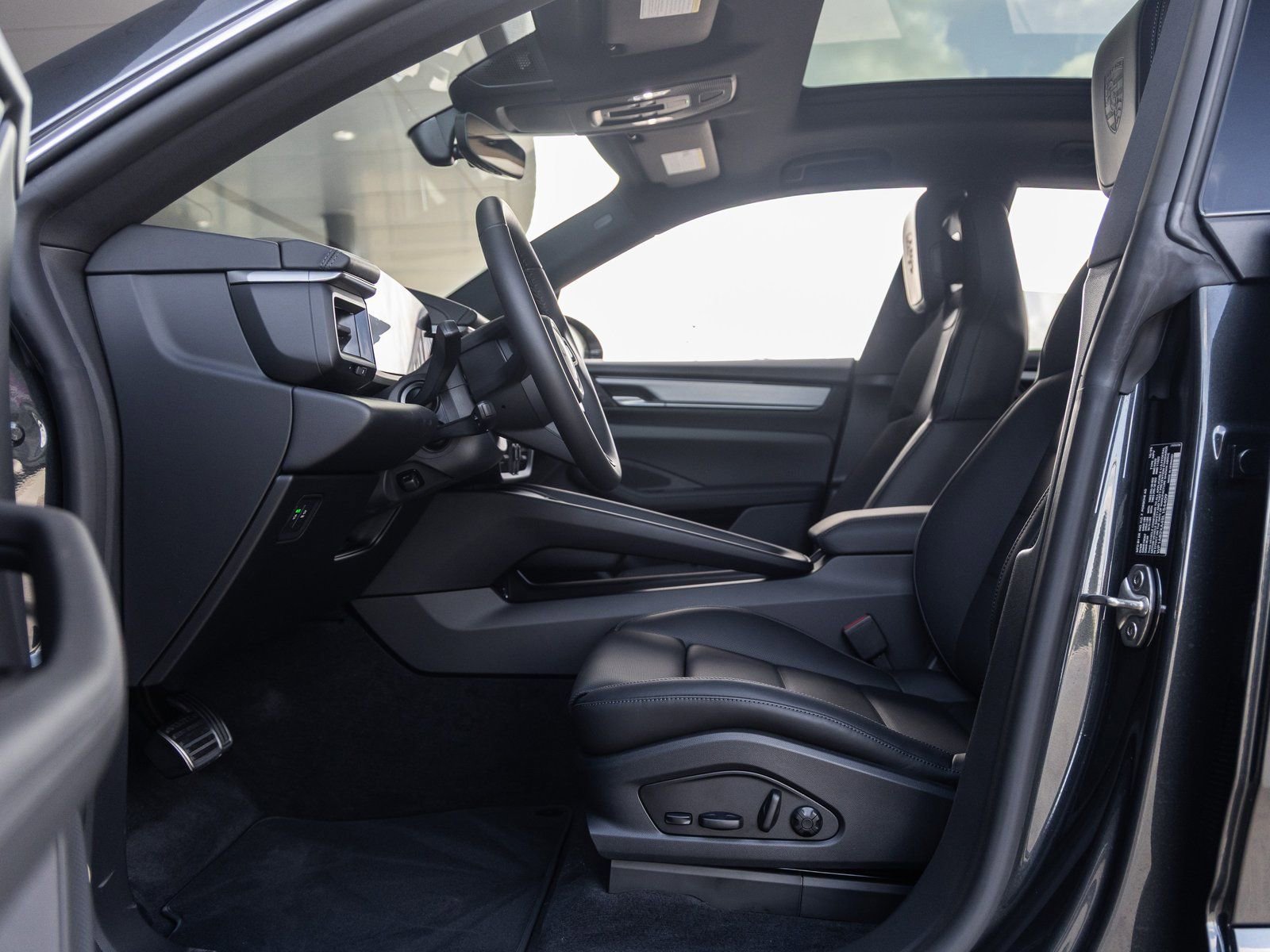 New 2025 Porsche Macan 4S Electric image 24