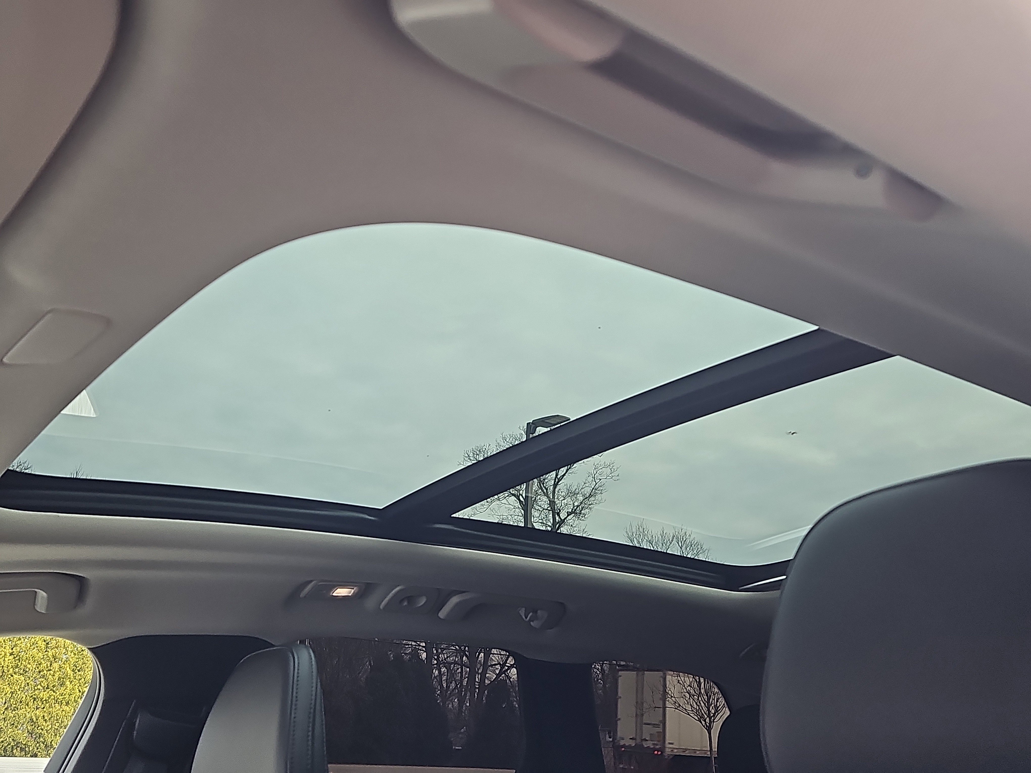 Used 2024 Volvo XC60 B5 Core w/ Climate Package image 7