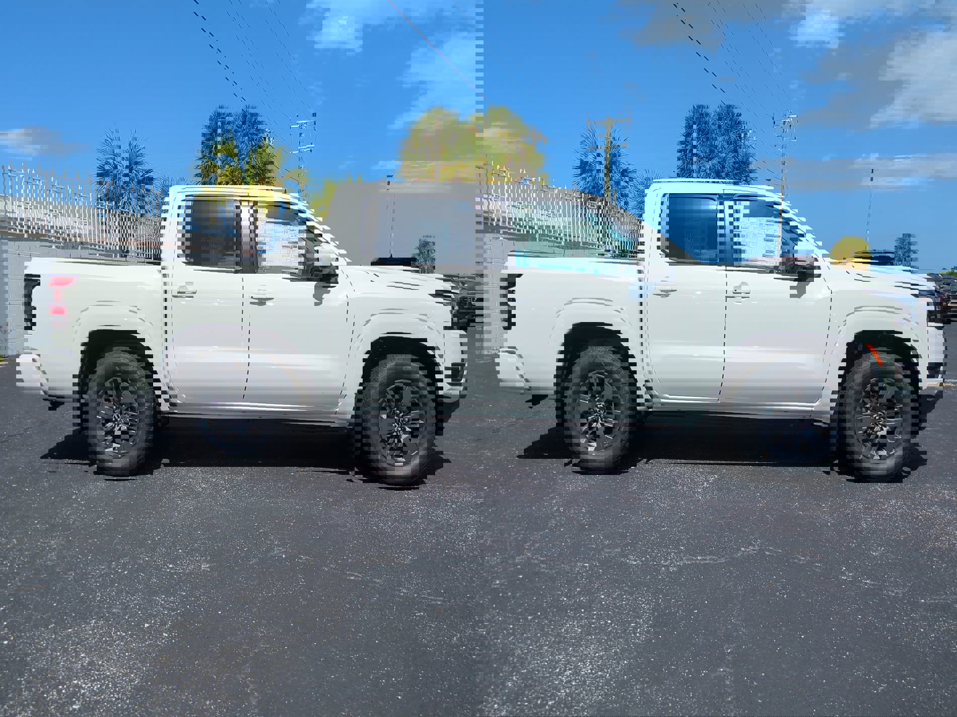 New 2026 Nissan Frontier SV w/ SV Convenience Package image 3