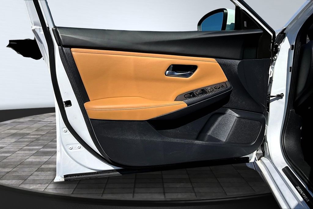 Used 2023 Nissan Sentra SV w/ SV Premium Package image 23