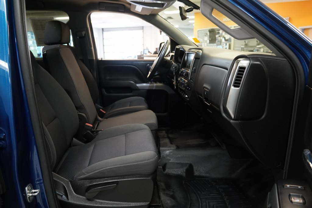 Used 2018 Chevrolet Silverado 1500 LT w/ All Star Edition image 32