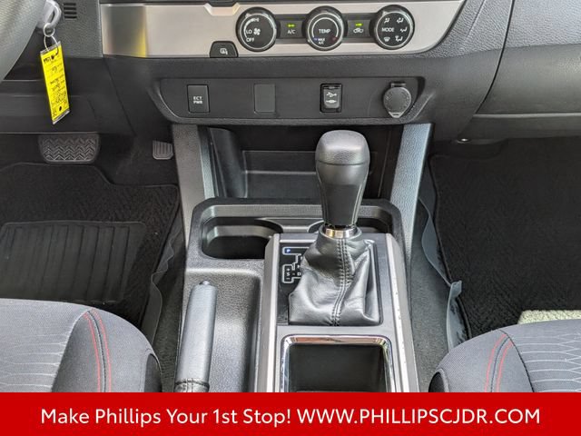 Used 2017 Toyota Tacoma SR5 RWD image 17