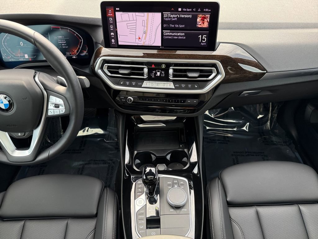Certified 2025 BMW X4 xDrive30i w/ Premium Package image 11